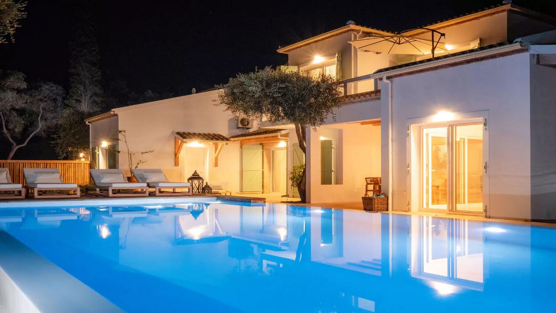 5-bdrm villa in Corfu for rent