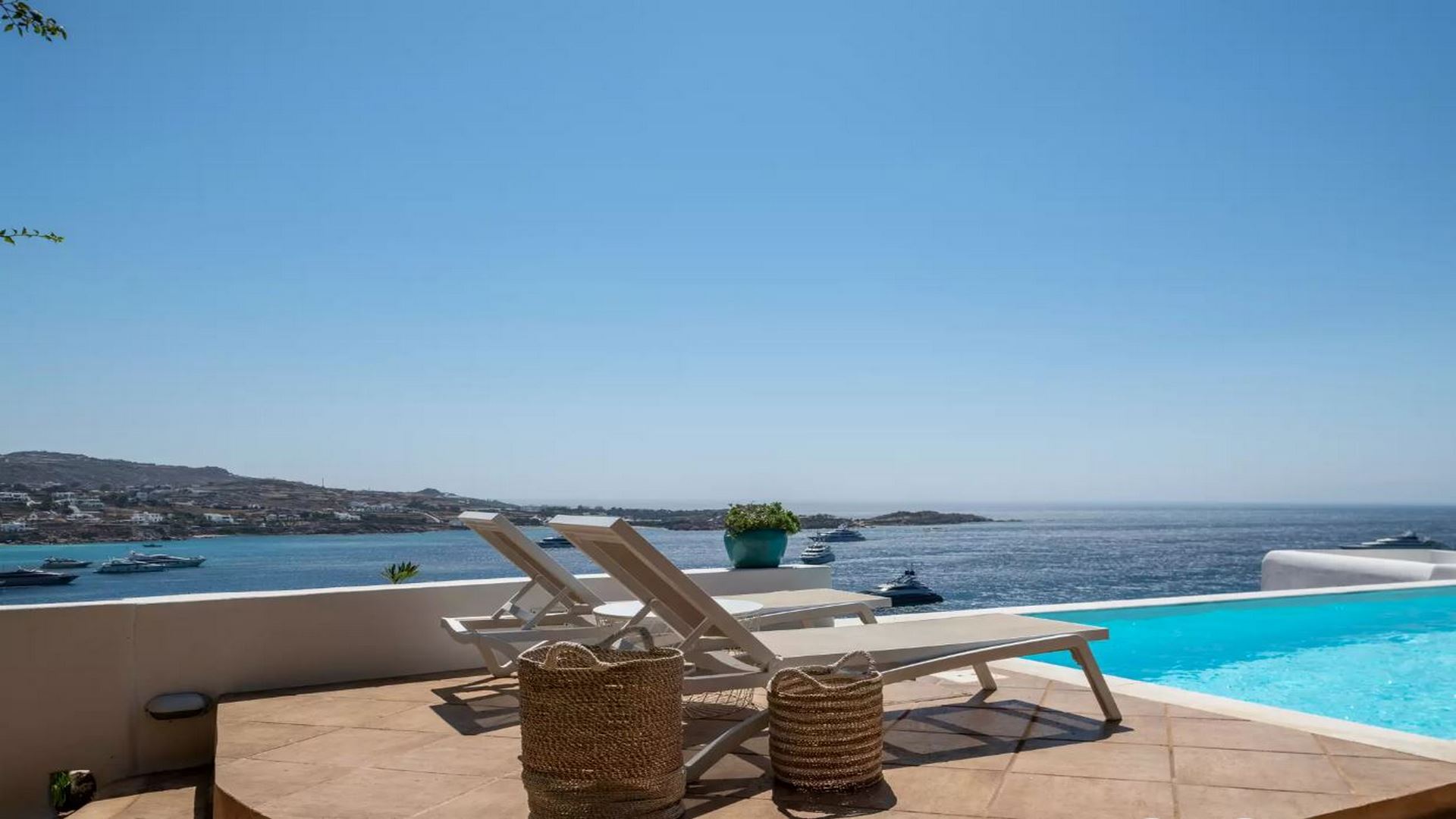 4-bdrm villa for rent in Mykonos